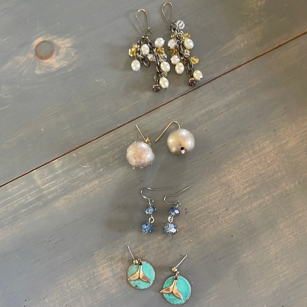 Set of 4 earrings
